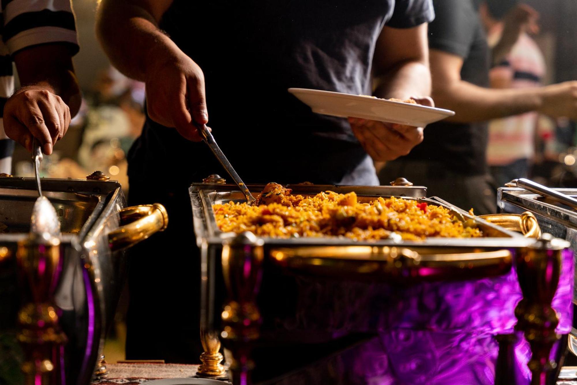 Sheraton Dammam Hotel & Convention Centre Экстерьер фото A buffet