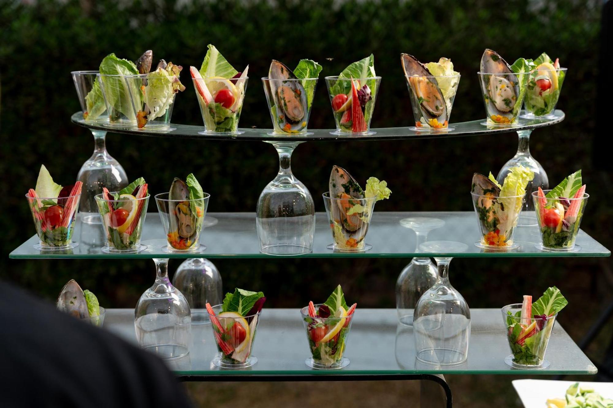 Sheraton Dammam Hotel & Convention Centre Экстерьер фото A selection of salads